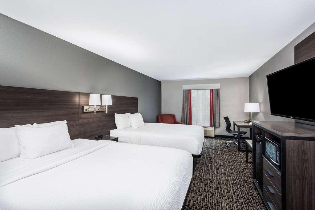 Ramada By Wyndham Sellersburg/Louisville North Room photo